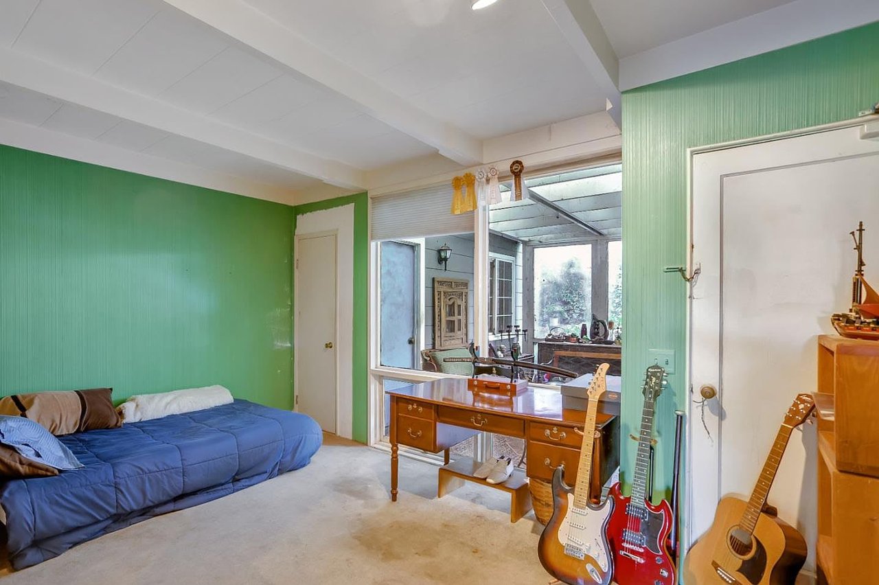 273 Lighthouse Ave