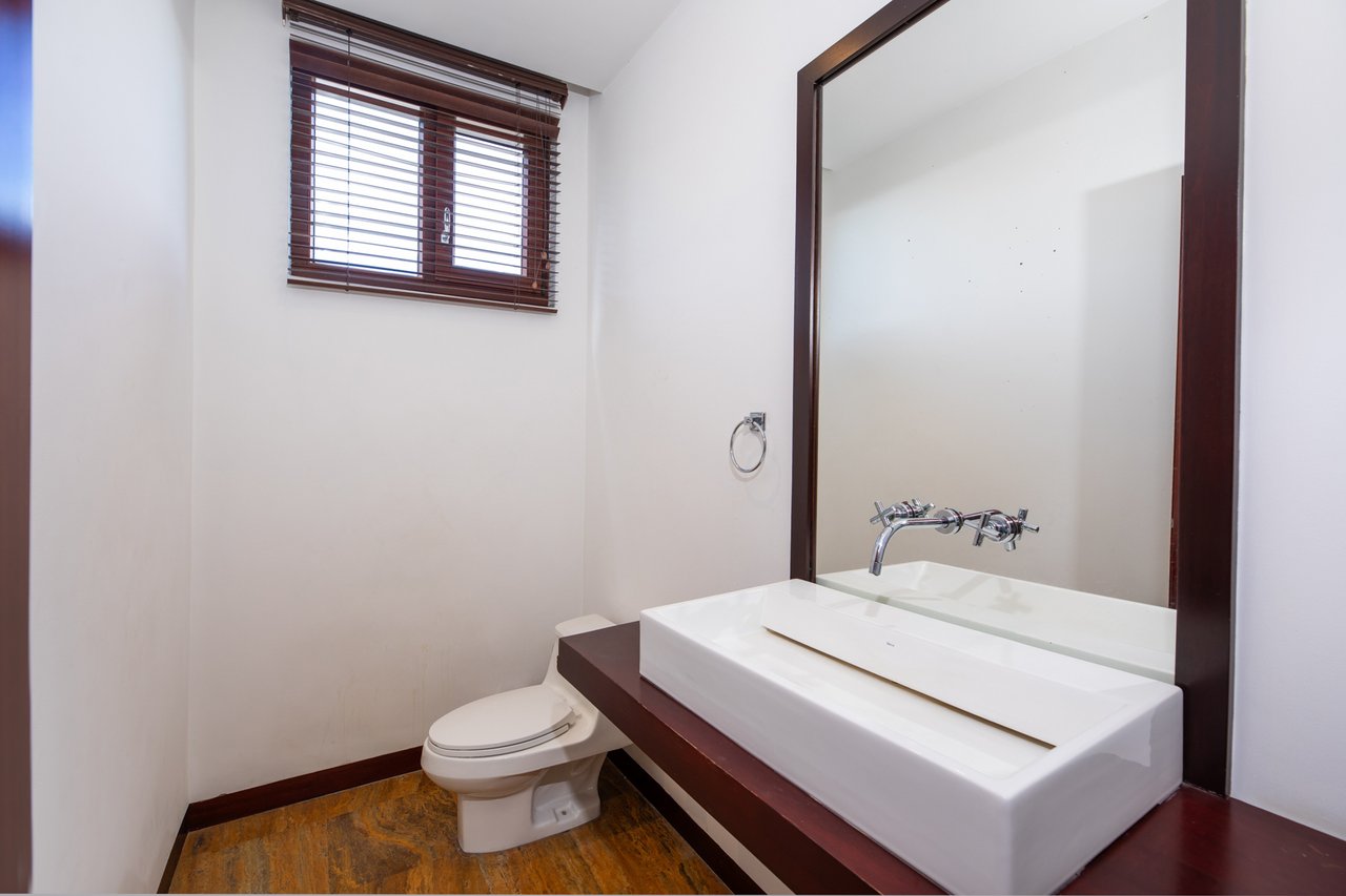 Modern Rented Estate, Escazu, San Jose