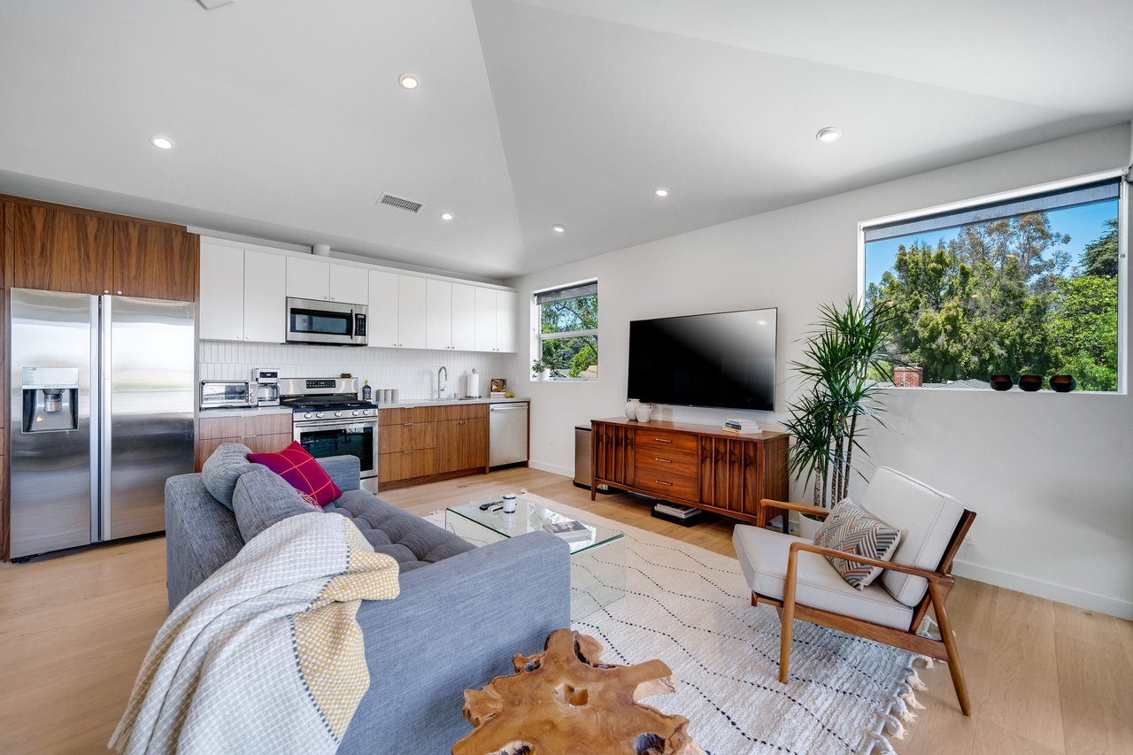 Studio City Modern 1 Bedroom + Office Loft
