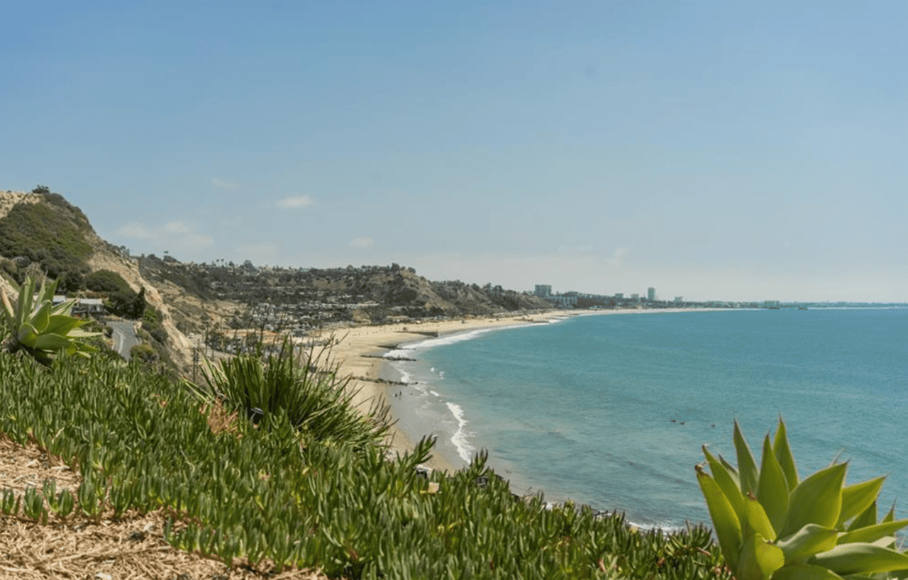 17366 W Sunset Blvd # 401B