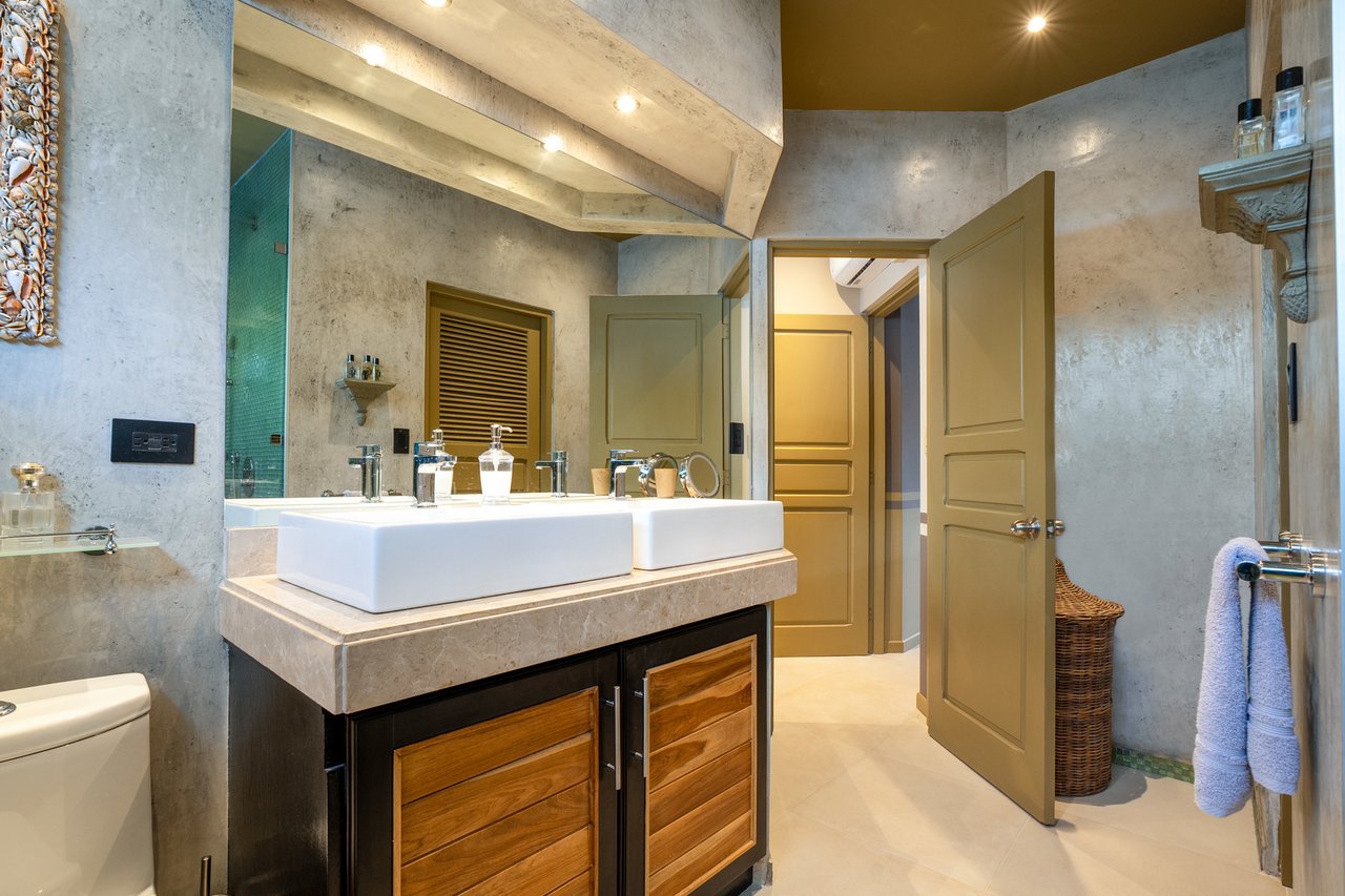 Designer Estate With Sauna, Escazu, San Jose