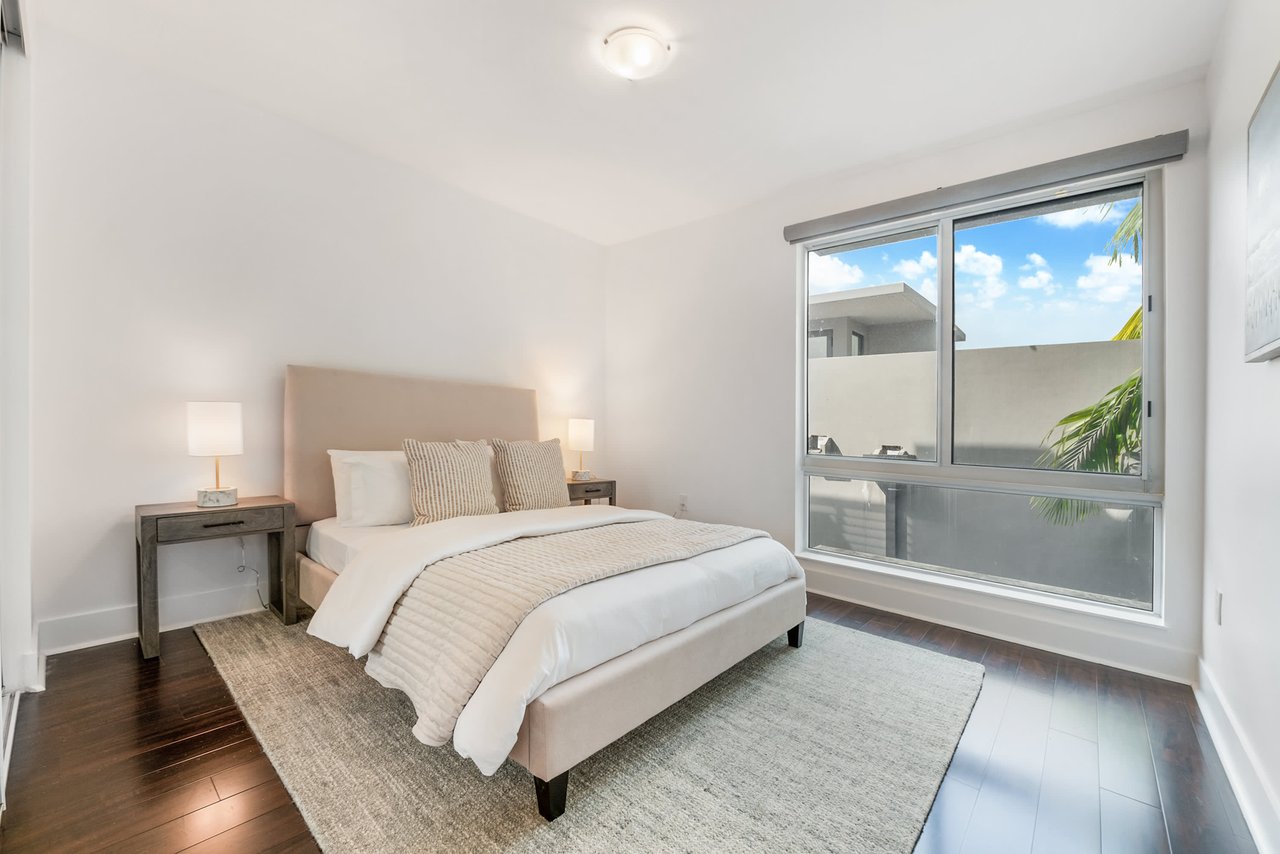 2949 Coconut Avenue # 4