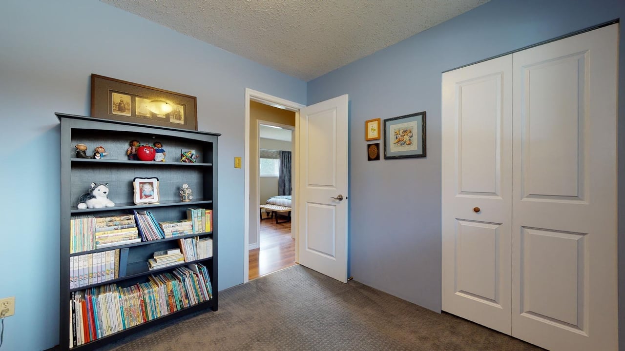 38240 Myrtlewood Cres
