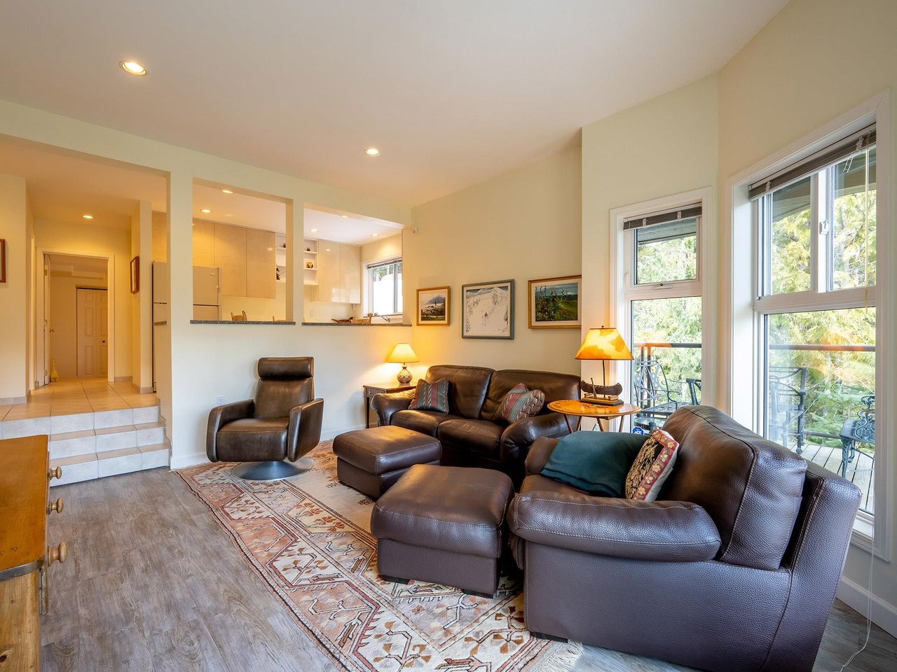 9-3554 Falcon Cres