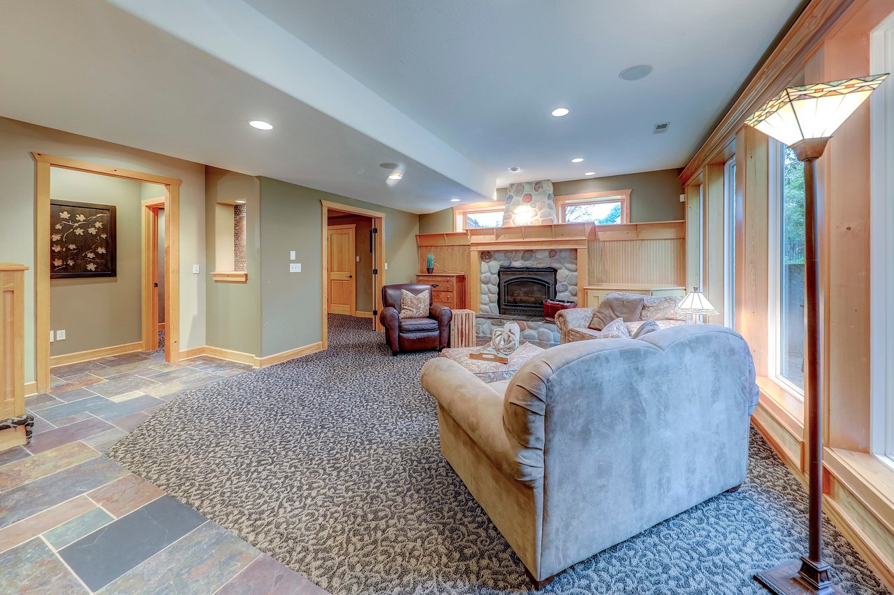 5514 W 147  Terrace