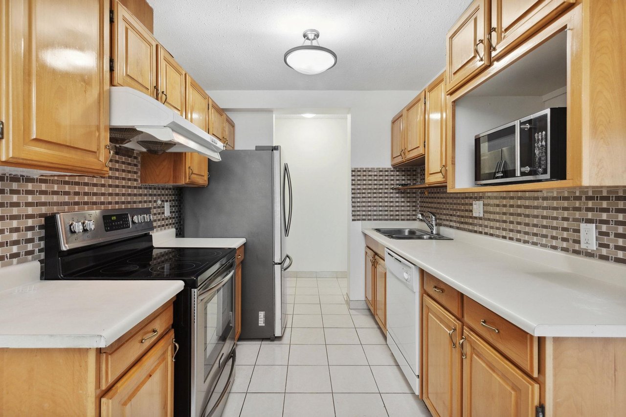 904-5652 Patterson Ave