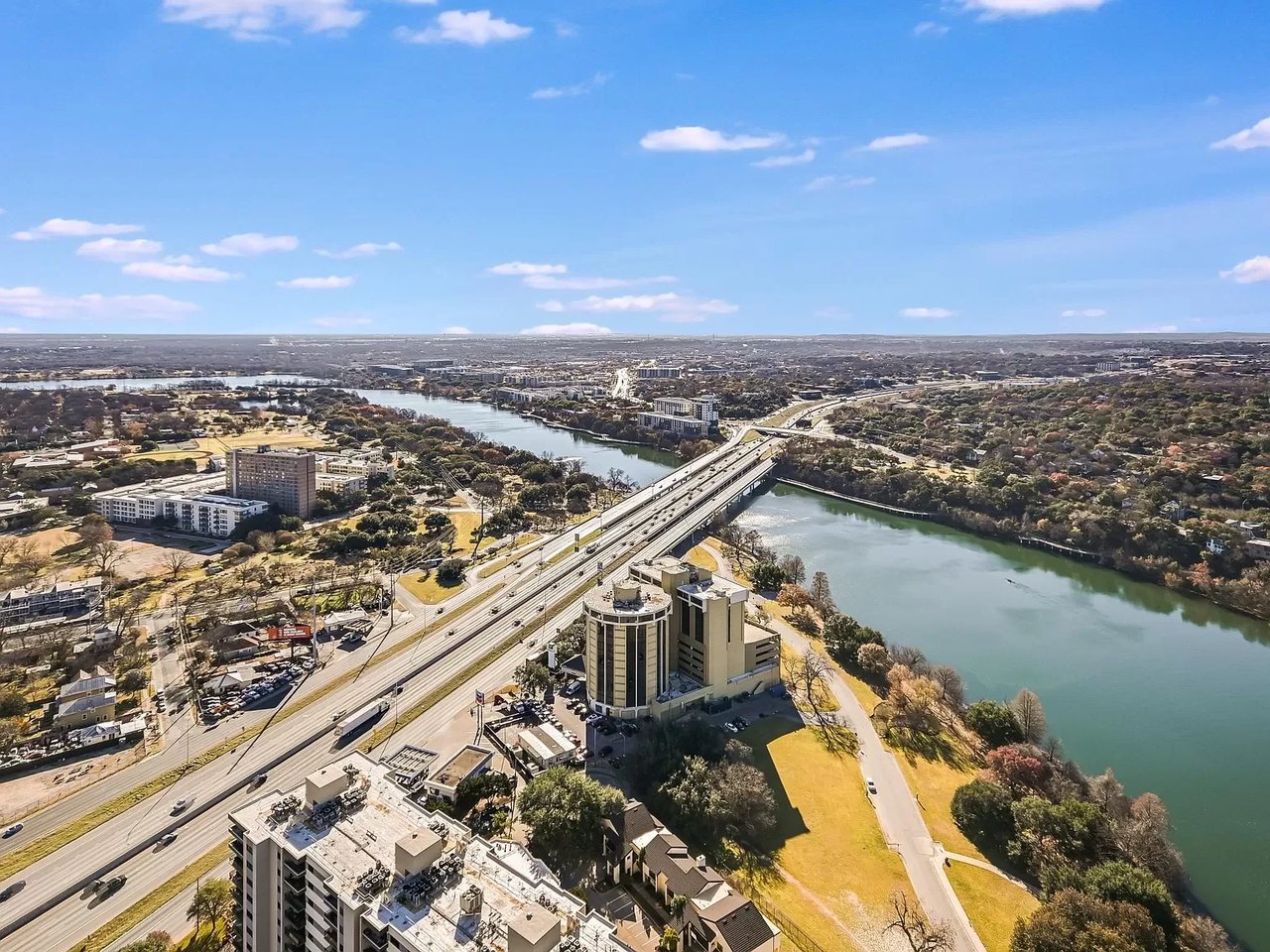 44 E Ave #3905