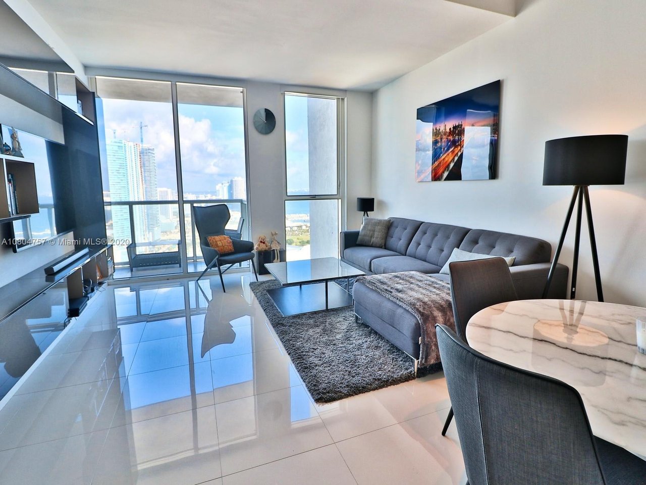 244 Biscayne Boulevard #3904 