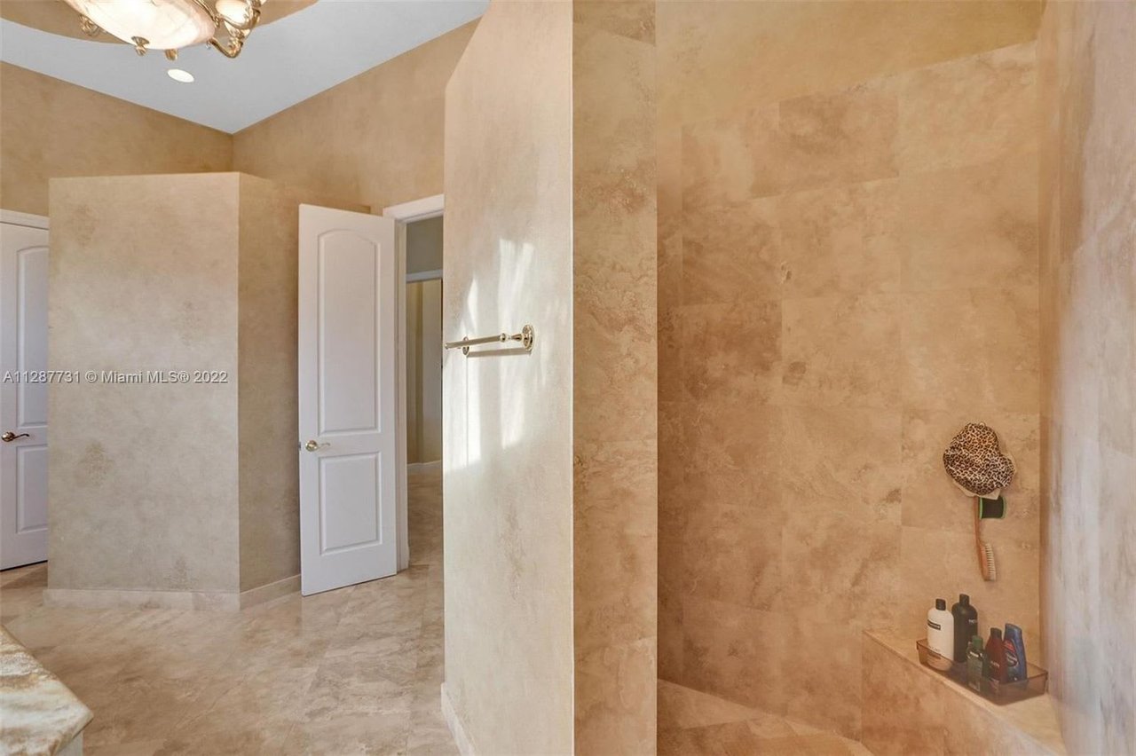 16288 Mira Vista Ln