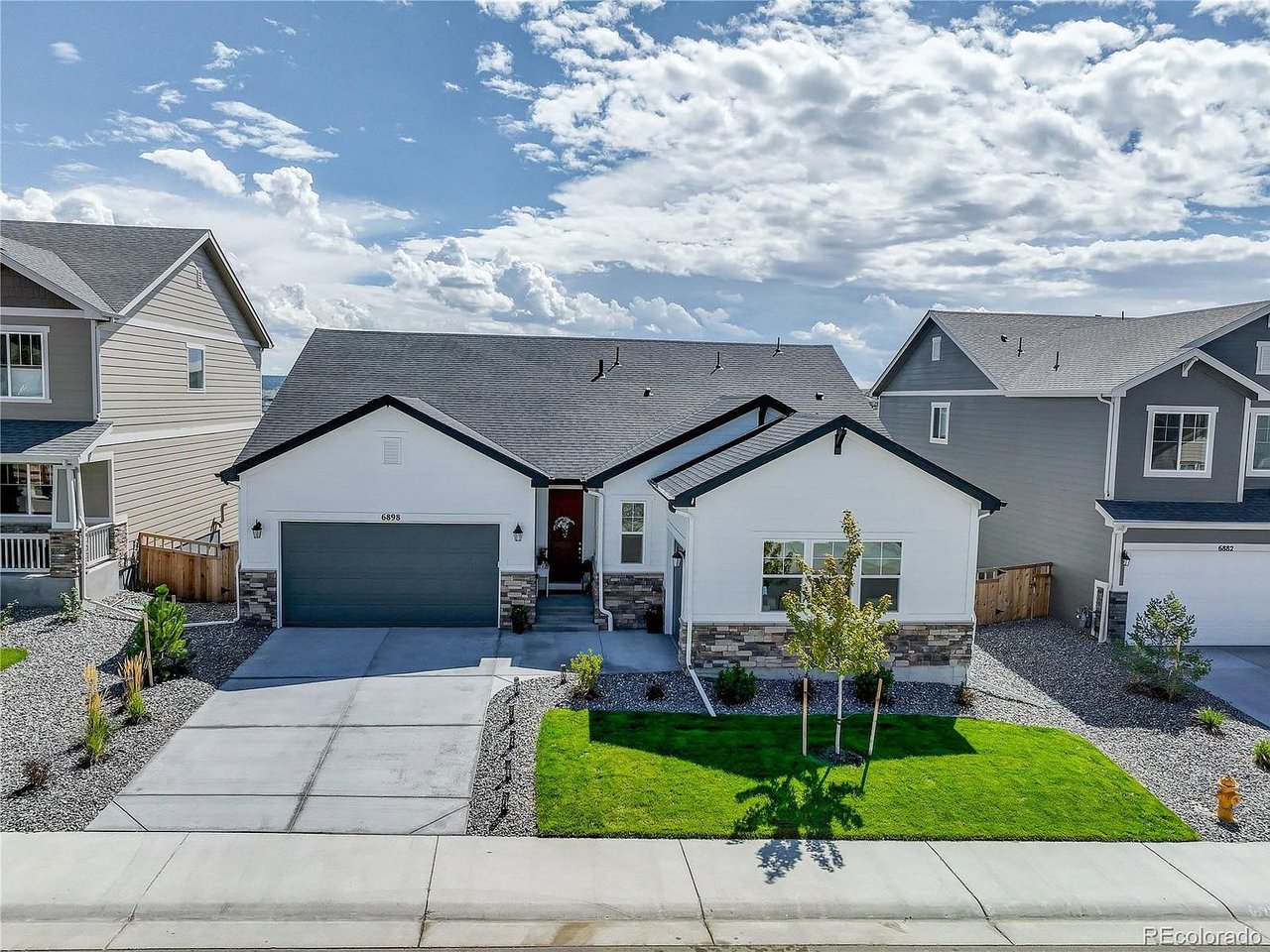 6898 Petunia Pl