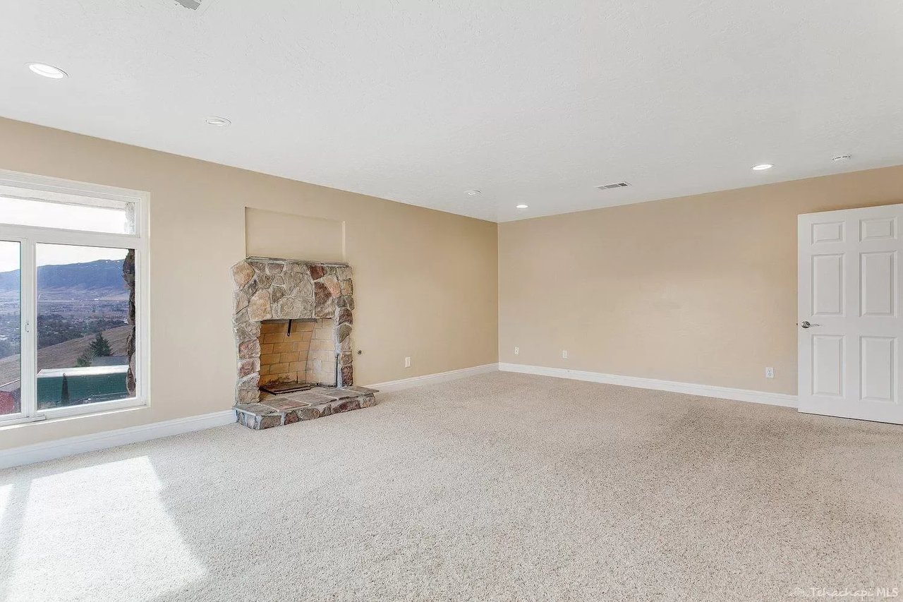 19904 Dovetail Ct