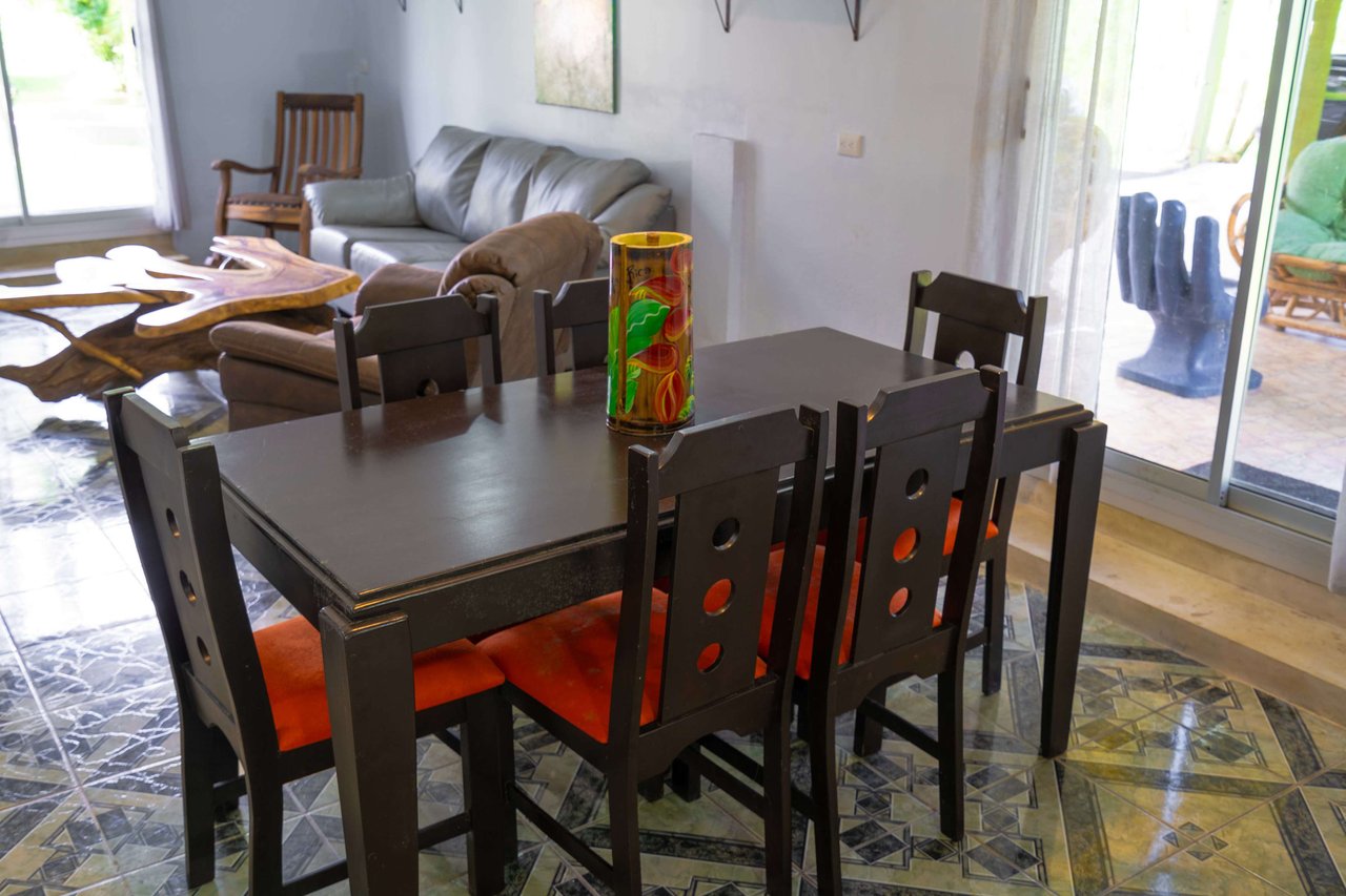 Three home stunning estate close to Quepos