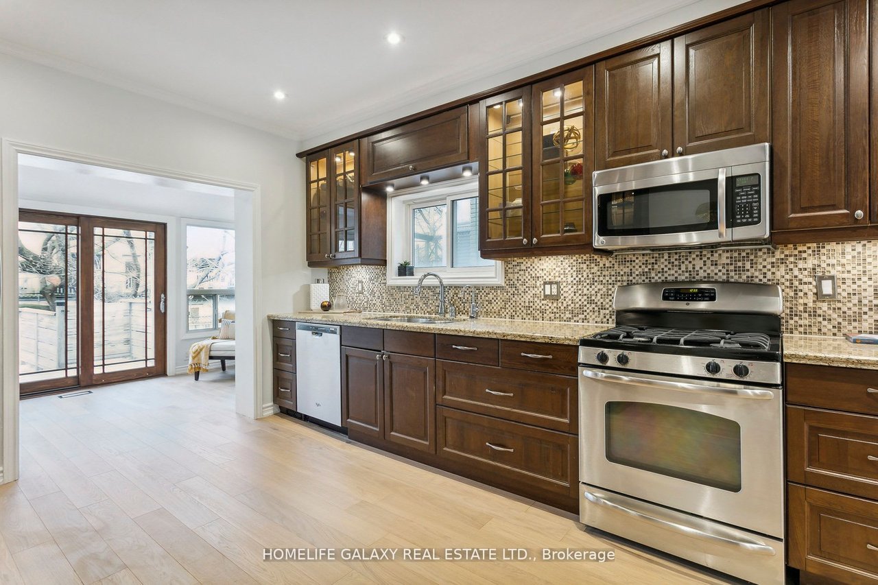 16 Jerome St