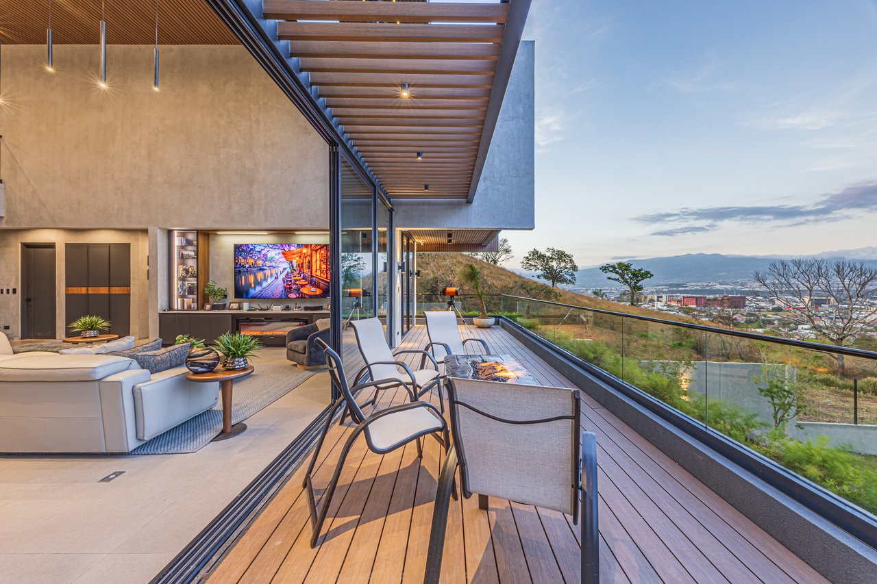 Panoramic City View Estate Home, Escazu, San Jose