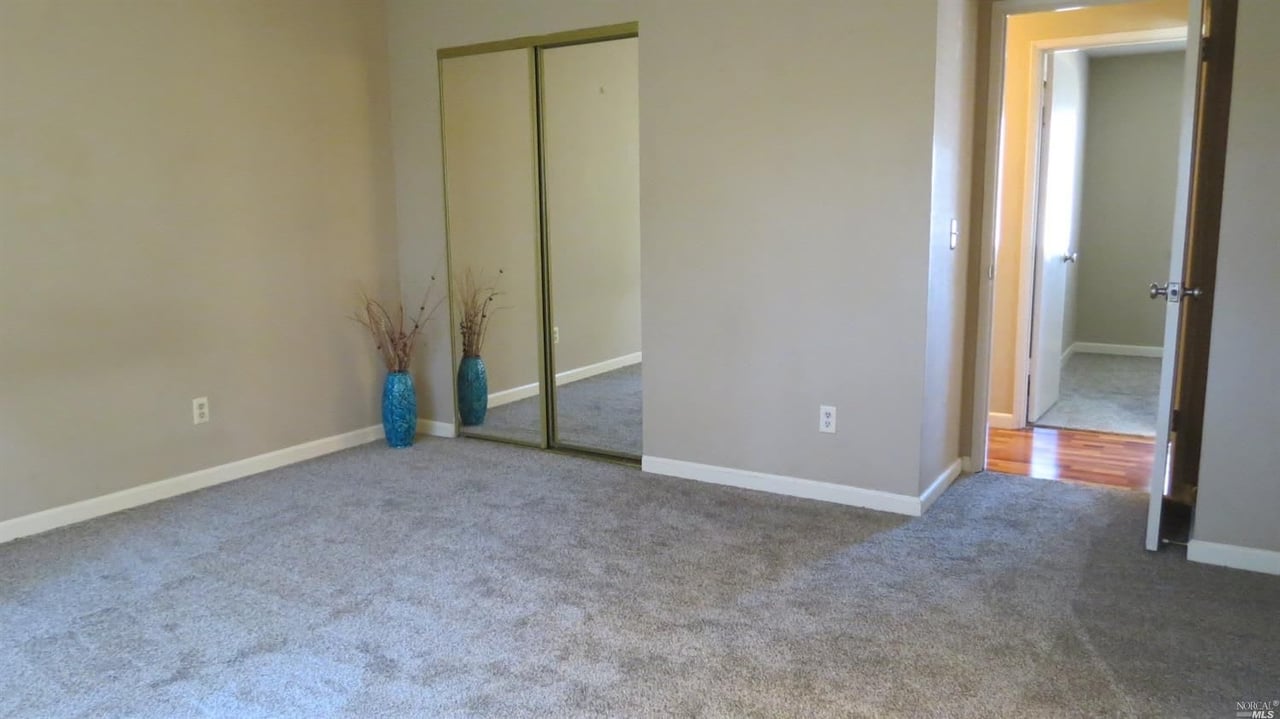 121 Eastside Cir