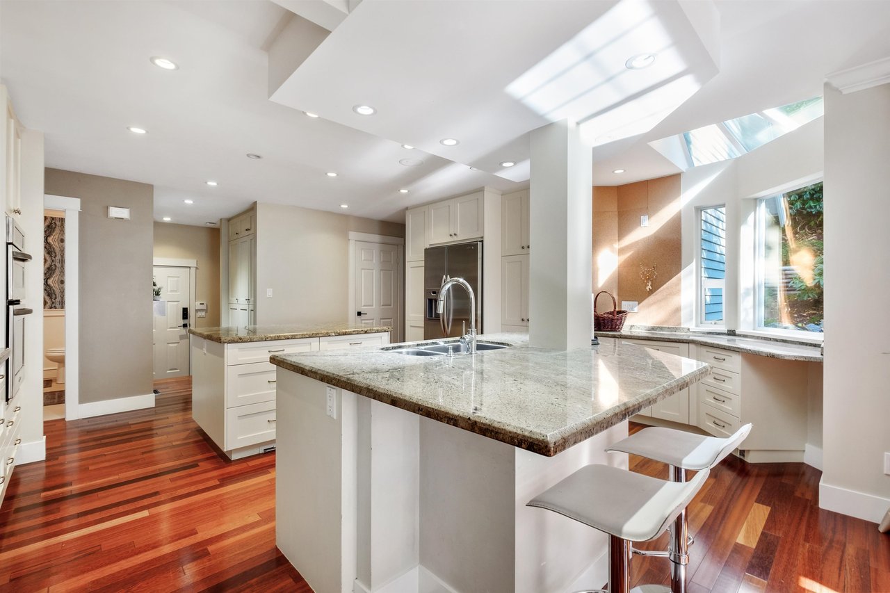 5625 Daffodil Ln