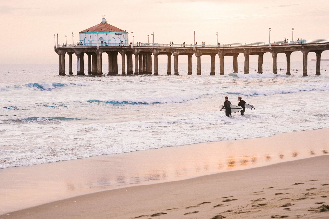 Come Tour This Manhattan Beach House With Me