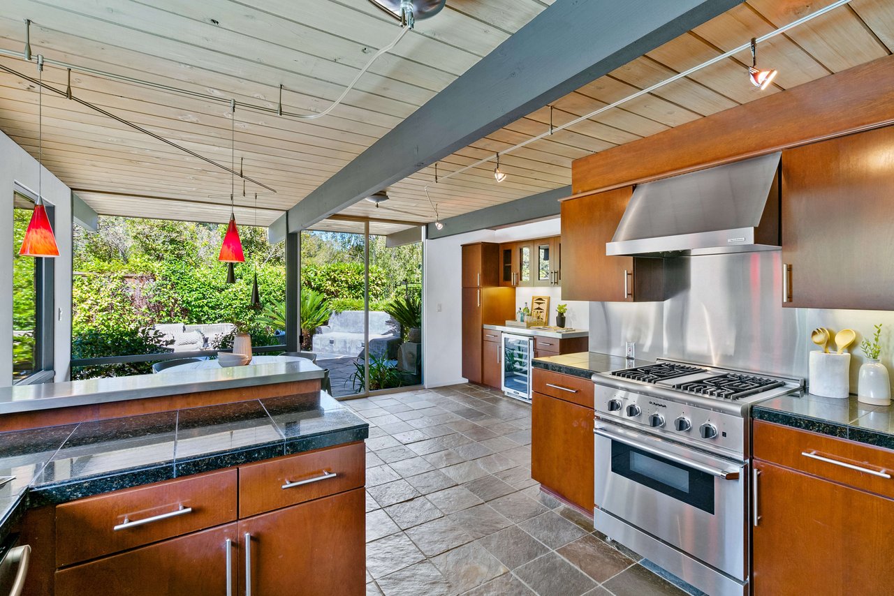 958 Eichler Drive