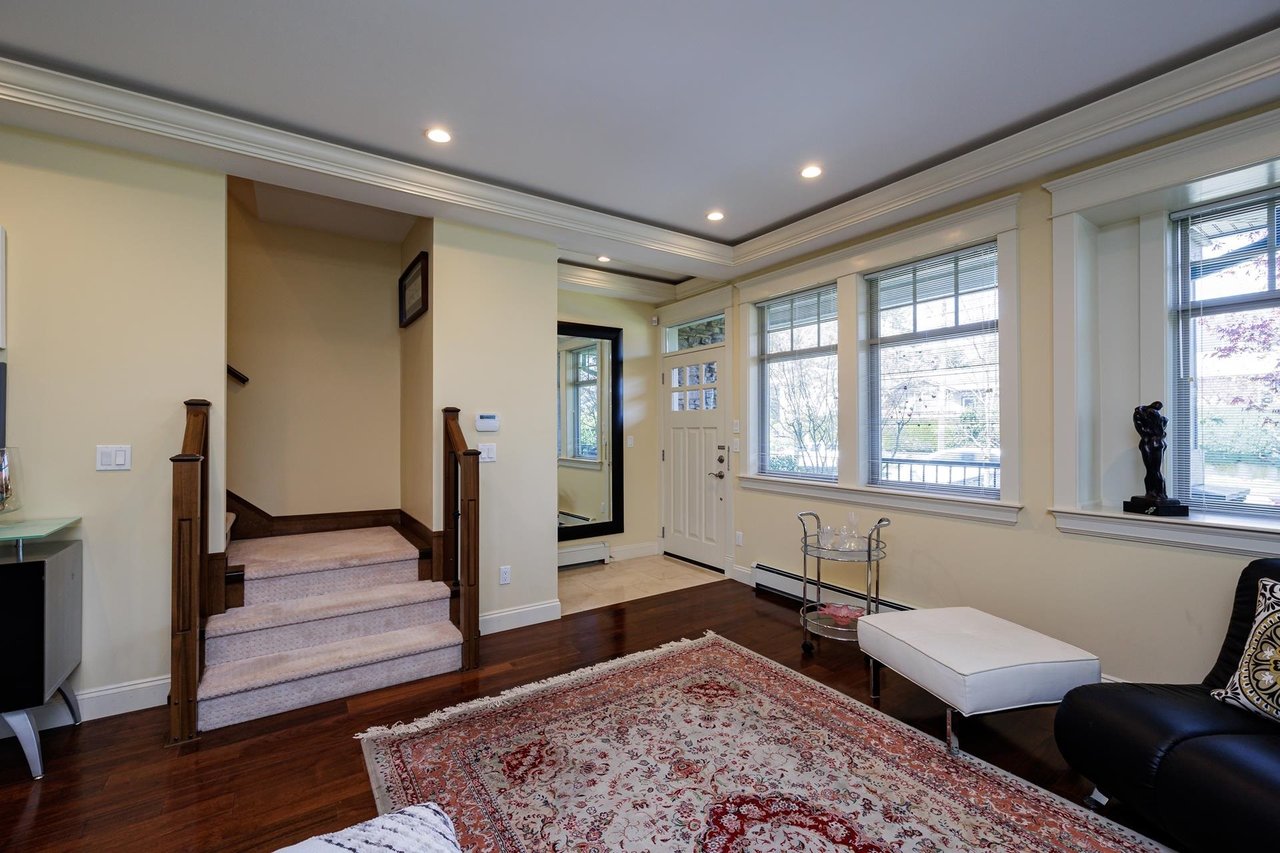 335 E 15th Street, North Vancouver