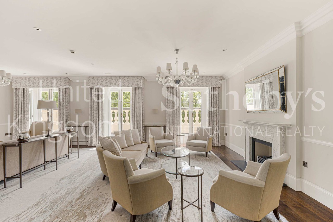 Eaton Square Penthouse 