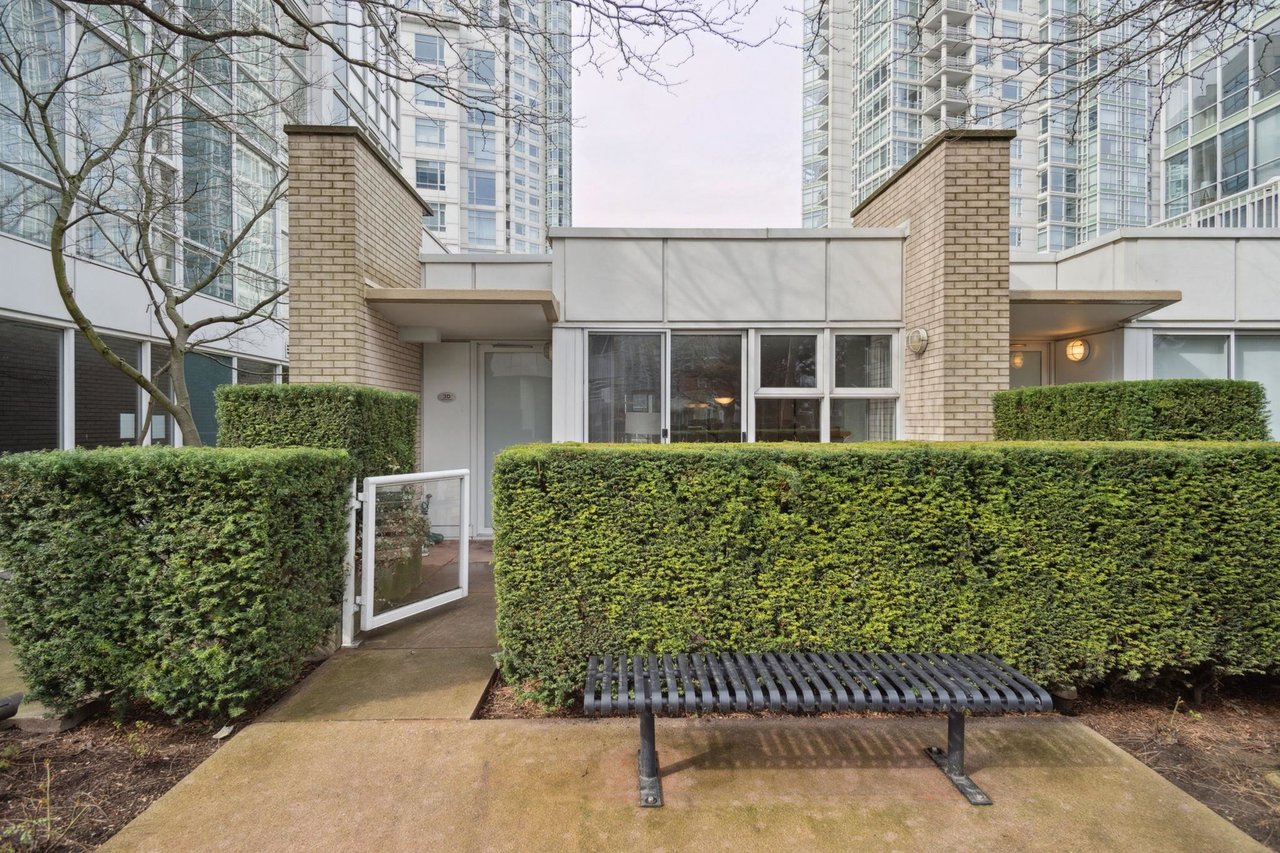 3D-193 Aquarius Mews, Vancouver