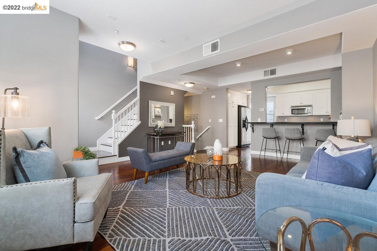 6154 Old Quarry Loop Oakland, CA, 94605