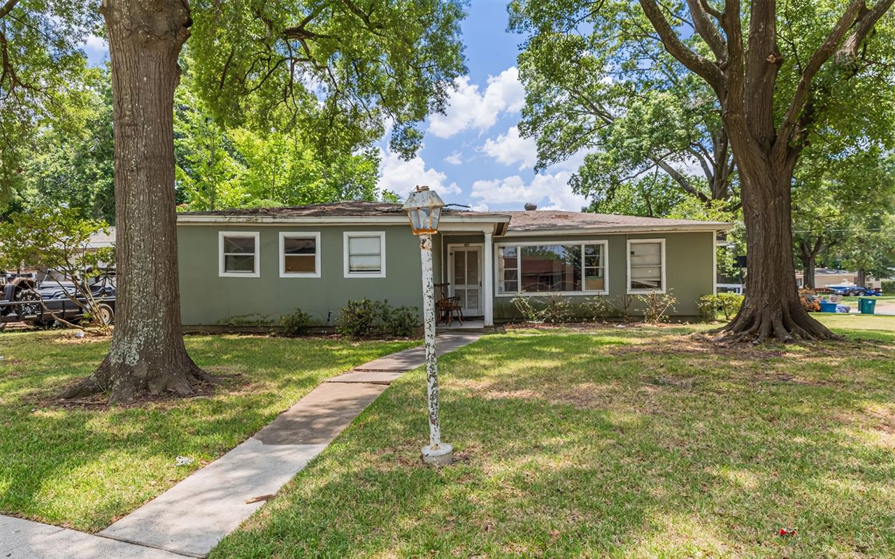 1107 W Thomas Ave