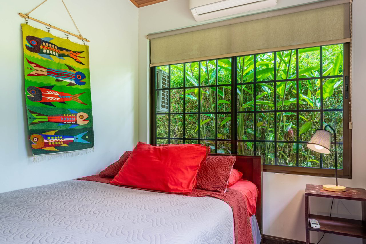 Uvita Garden Villa and Casita, 4 Bedrooms Total, Walking Distance To All