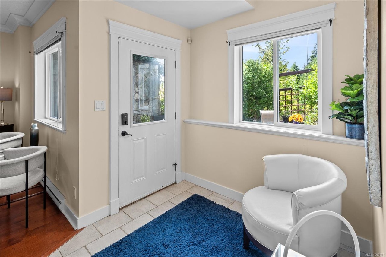 630 Granrose Terr, Colwood