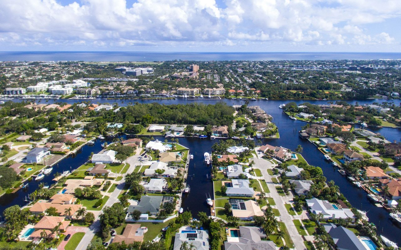 Explore Luxury Homes for Sale Palm Beach Gardens FL with Ken Berke Real Estate, elegant estates, golf communities, and premier waterfront living await you.