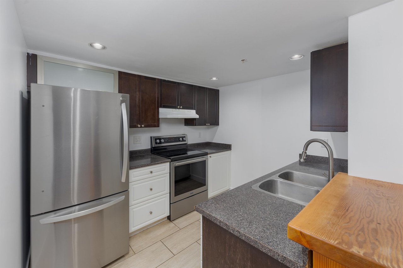 105-1460 Pemberton Ave