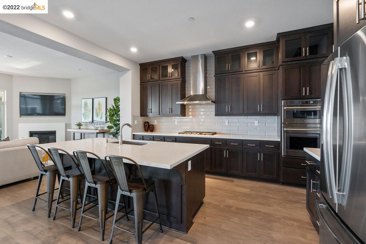 6719 Skyview Dr Oakland, CA, 94605