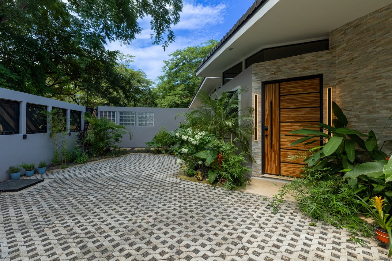 Turnkey Courtyard Pool Villa, Papagayo, Guanacaste