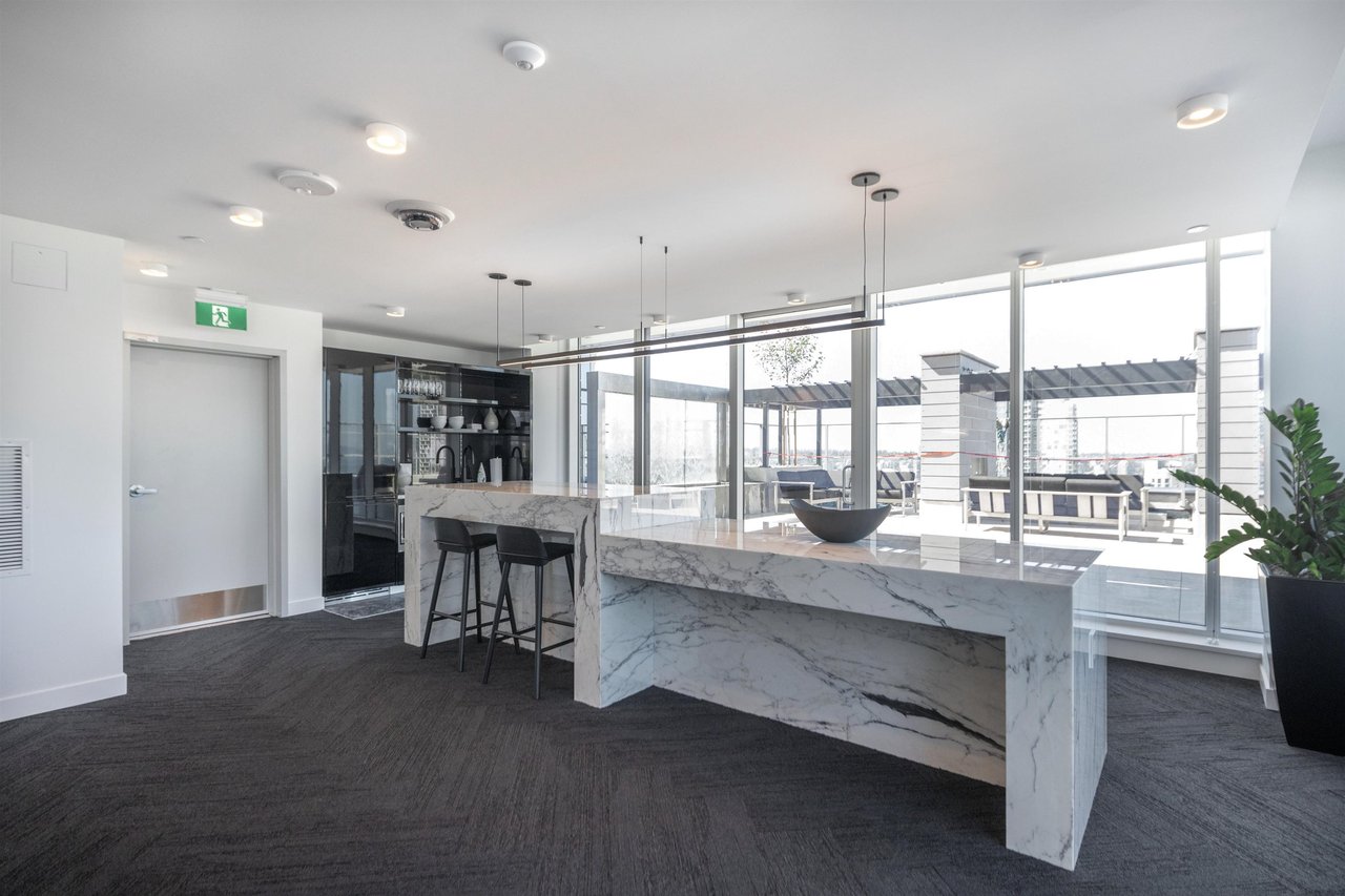 2706-1111 Richards St