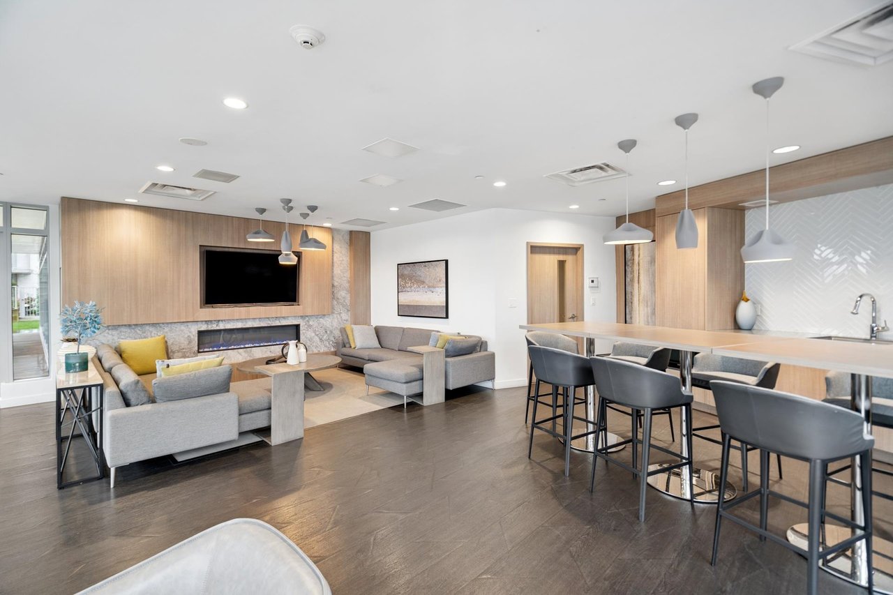 2103-908 Quayside Dr