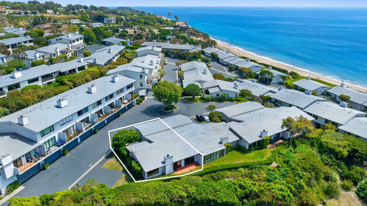 Unobstructed Ocean Views at Zuma Bay Villas