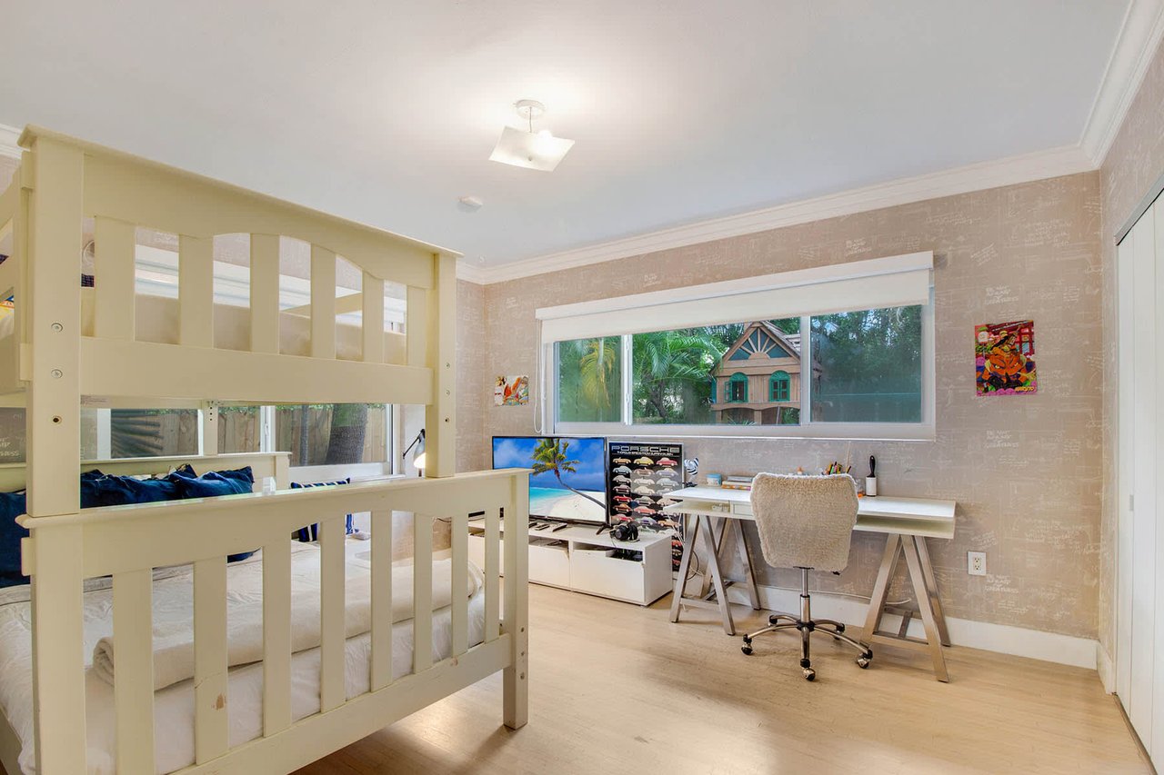 Bay Heights Perfection