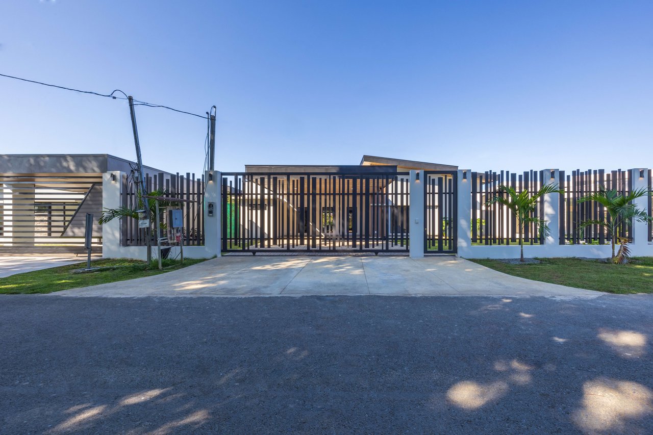 Casa Morfa: Brand New Home in Uvita's Premier Neighborhood