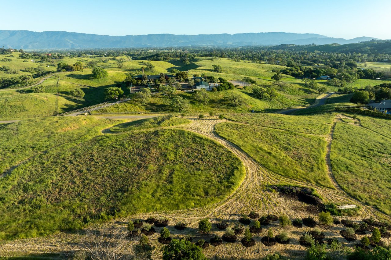 RARE LAND OPPORTUNITY IN LOS OLIVOS