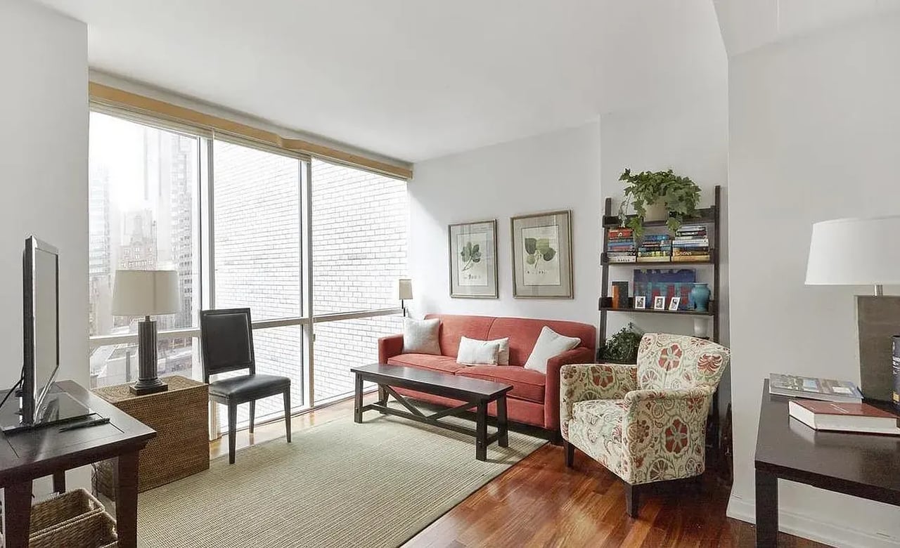 60 East 55th Street Unit: 14B