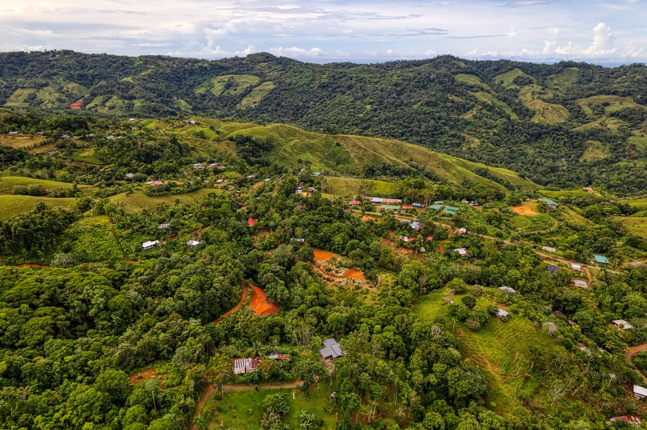 Private Mountain Property for your retirement with Ocean Views