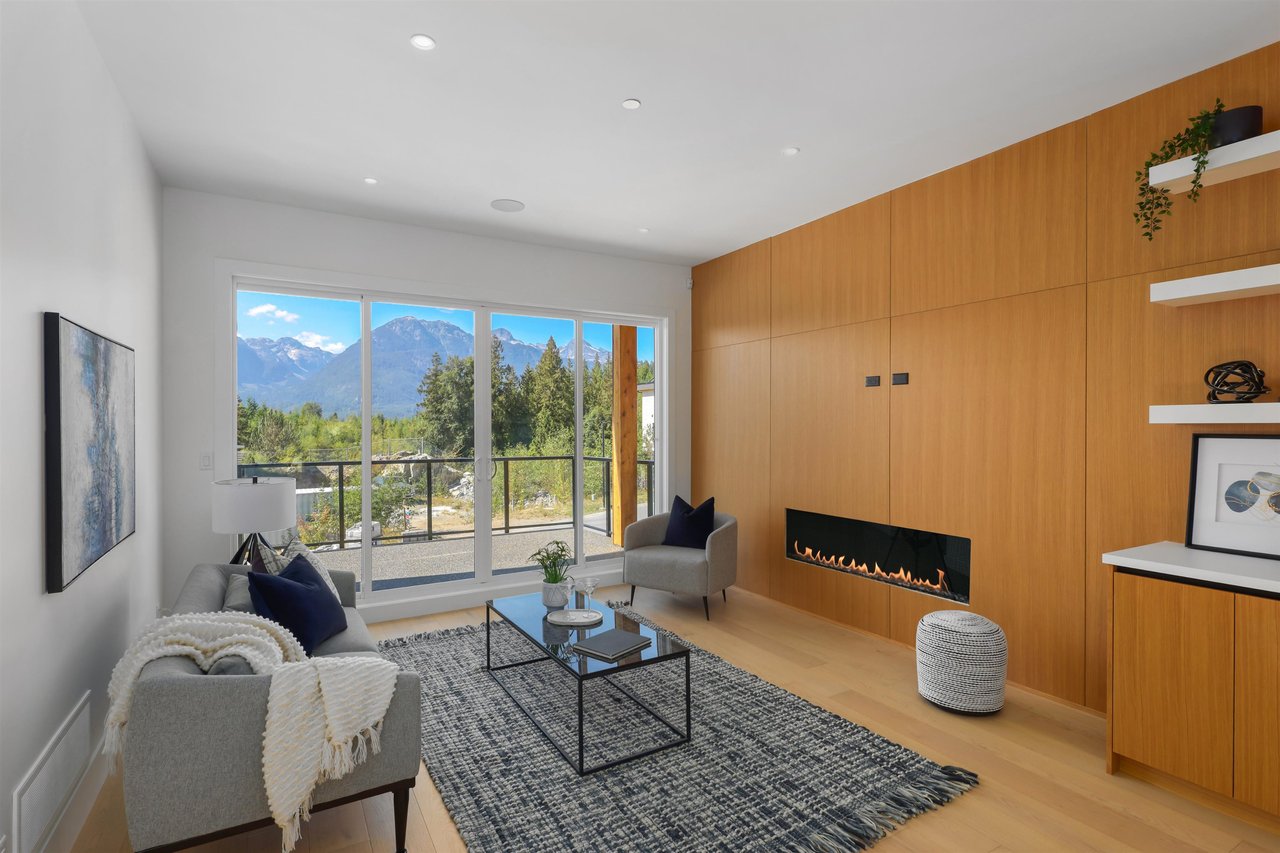 26-3385 Mamquam Rd