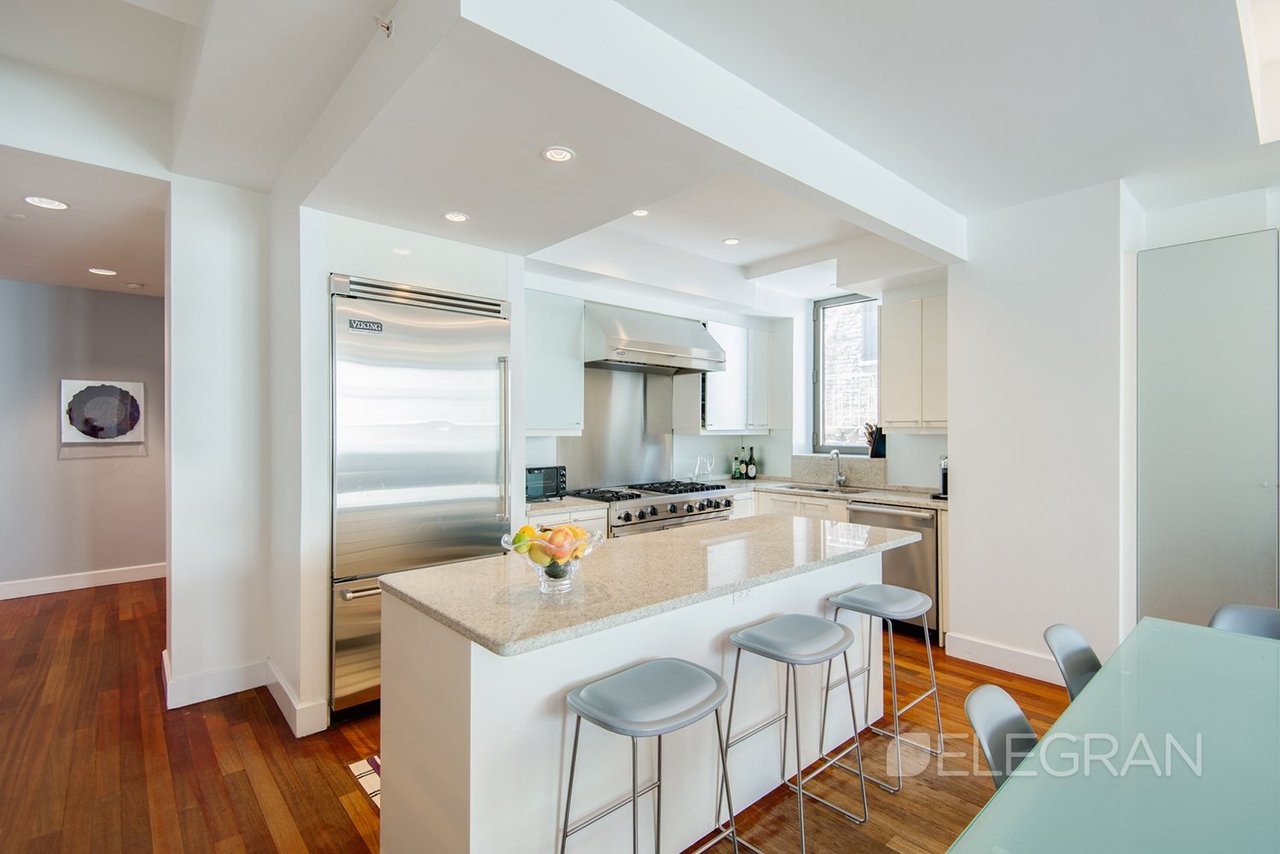 43 W 64TH ST