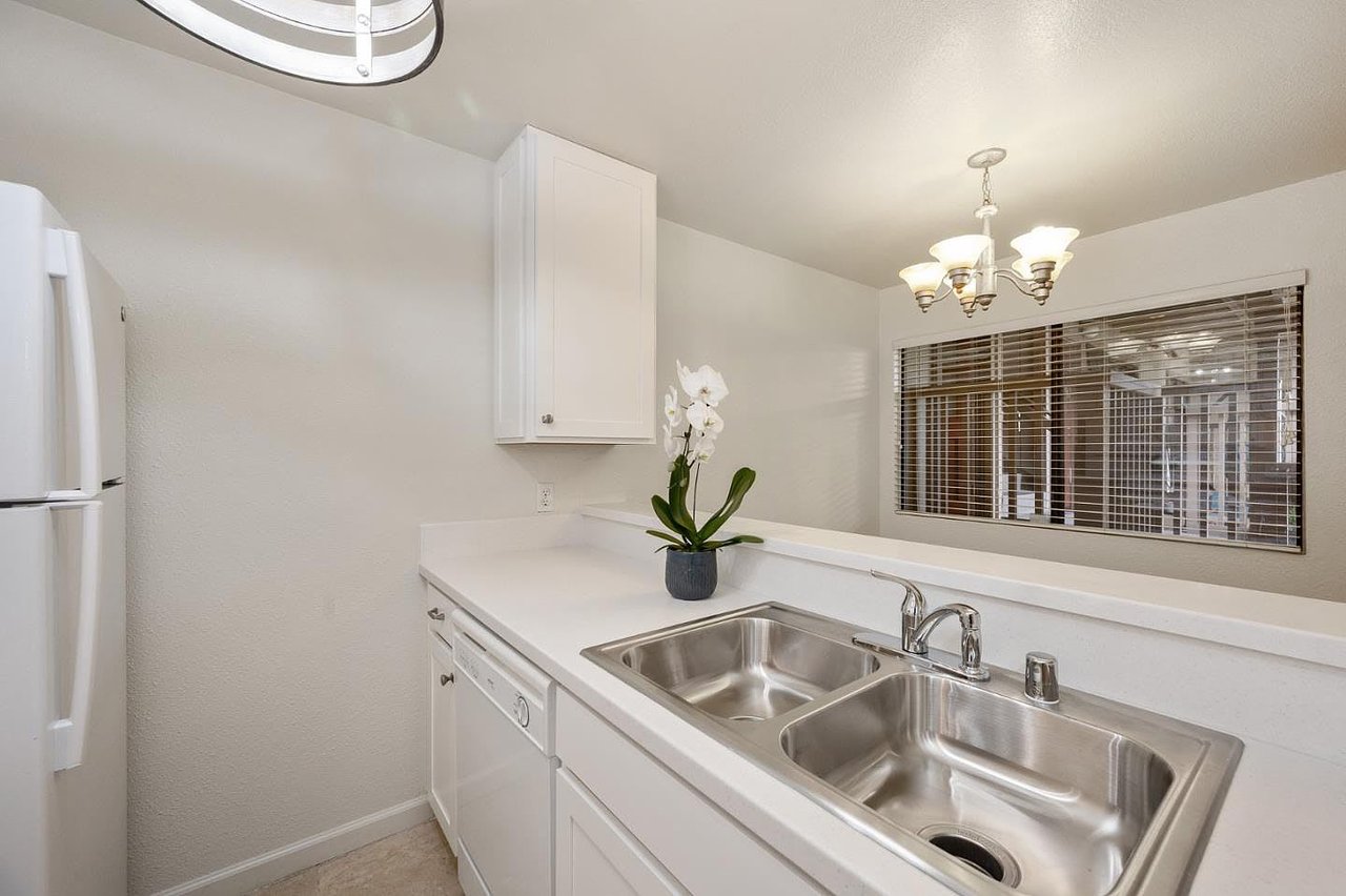 515 Ramona Ct APT 11