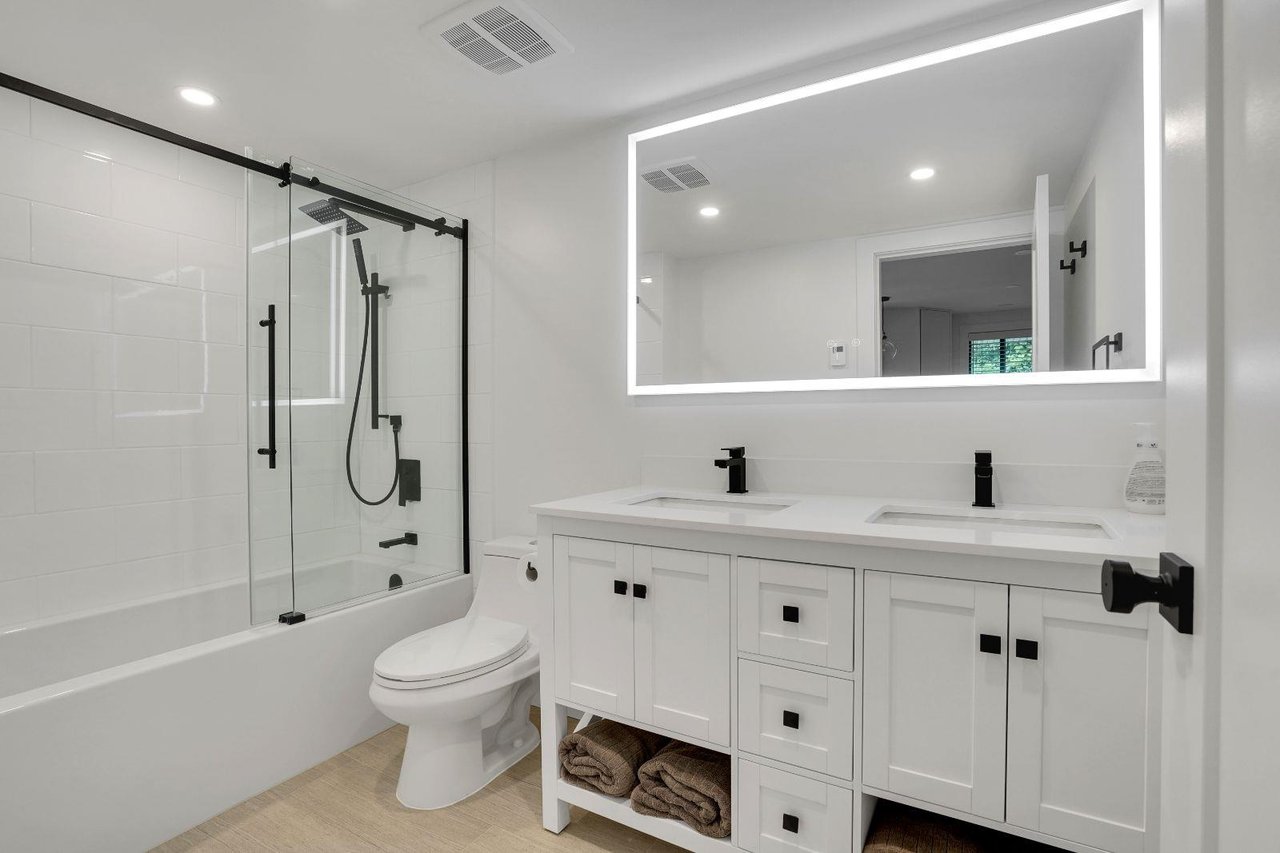 104-1702 Chesterfield Avenue, North Vancouver