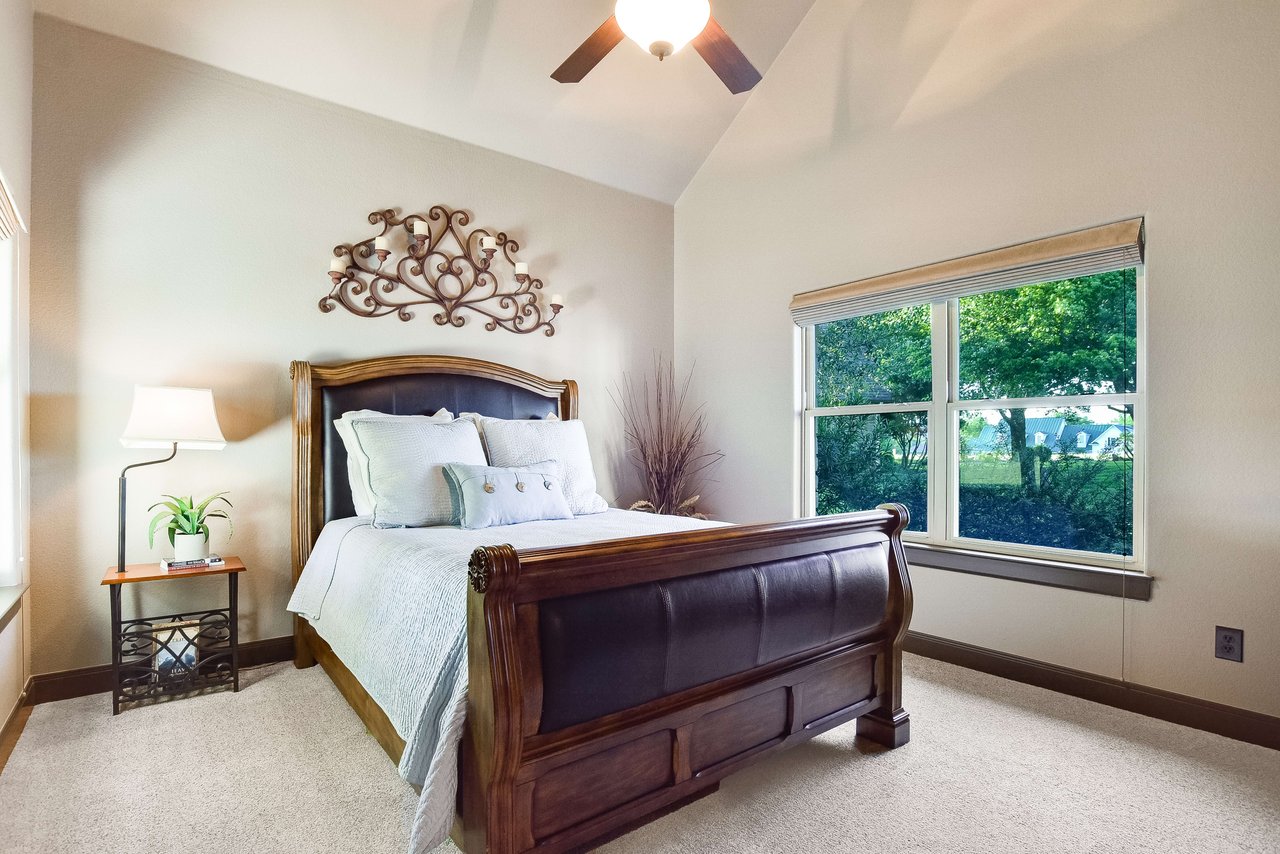 106 Meadow Bend Dr