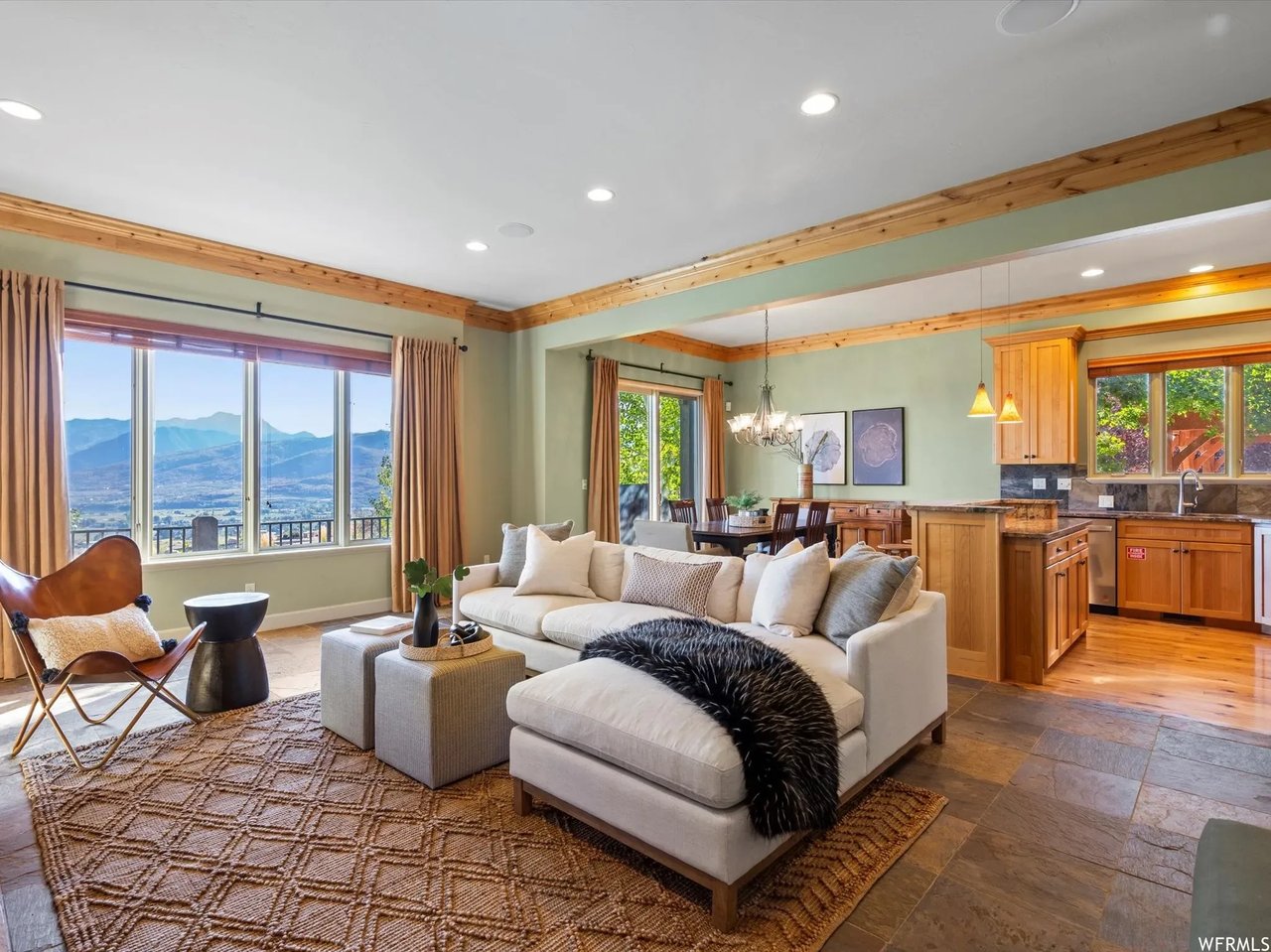 5823 E Elkhorn Dr