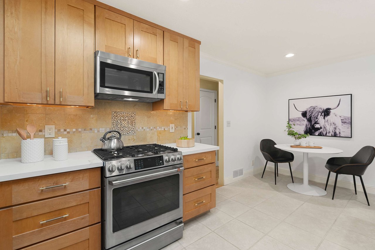 1001 Julie CT