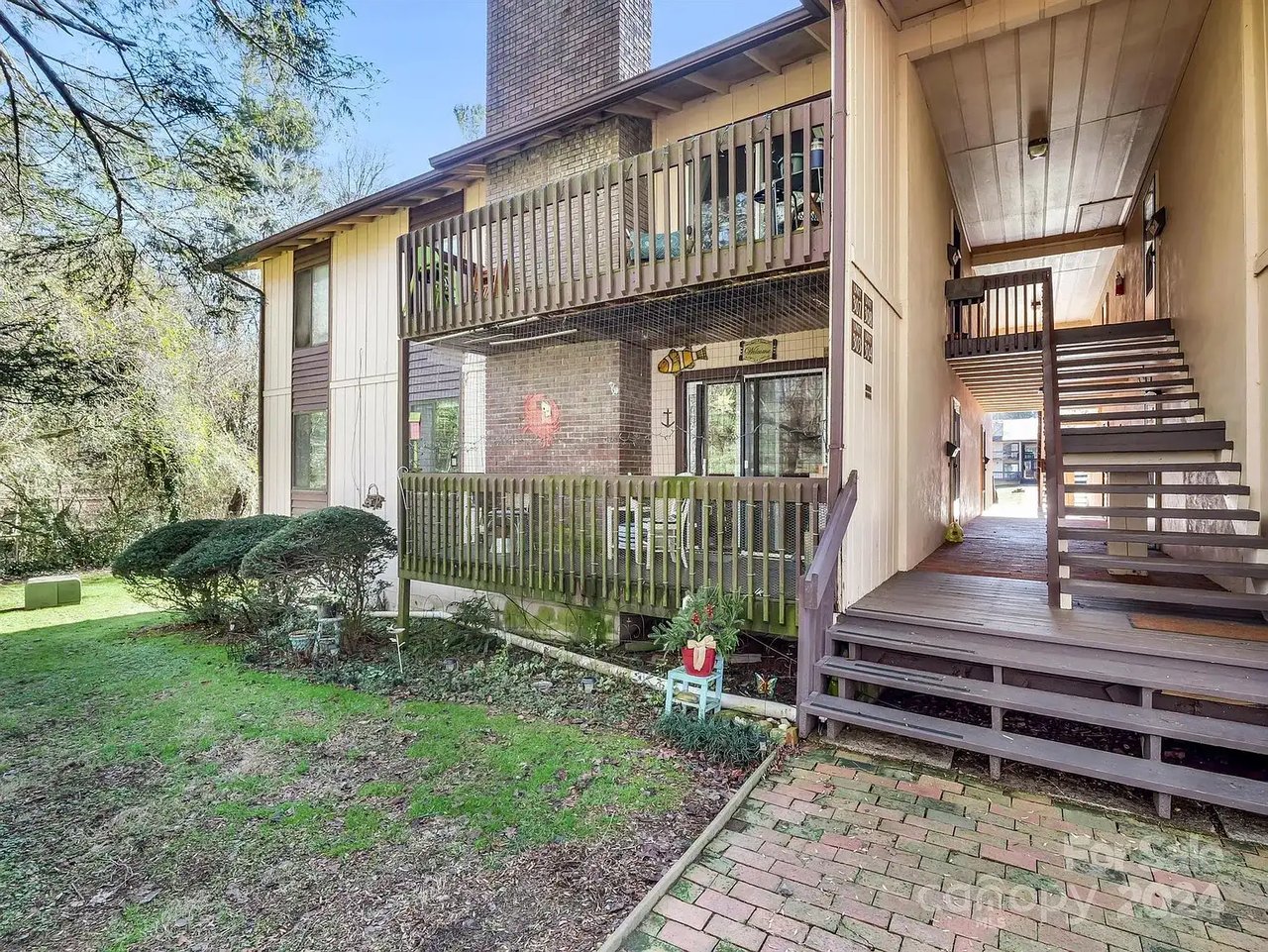 71 Shepard Sq Unit 303