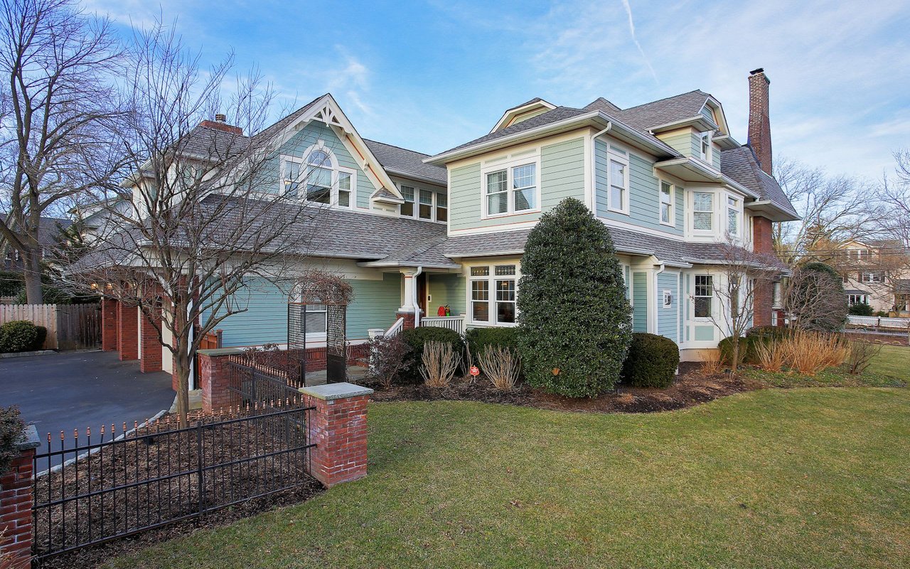 605 Mountain Ave